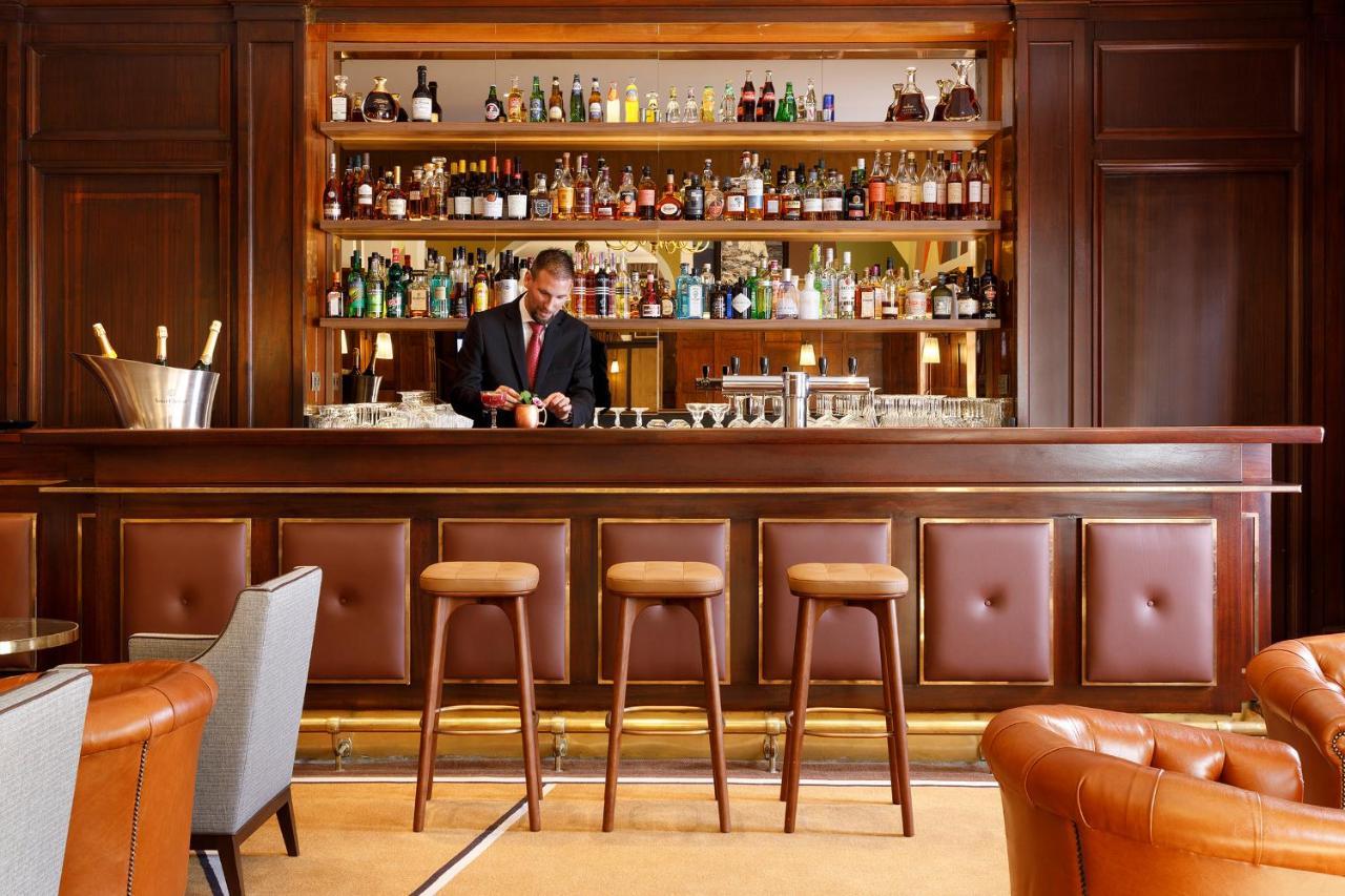Hôtel Barrière Le Westminster Le Touquet Esterno foto The bar at the St Regis Istanbul