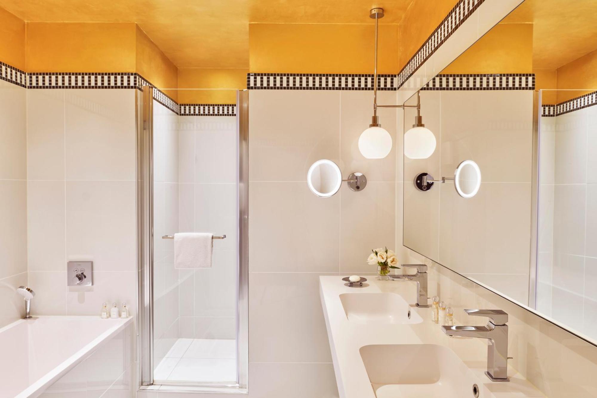 Hôtel Barrière Le Westminster Le Touquet Esterno foto Bathroom