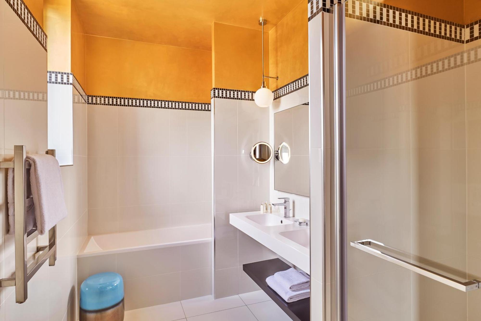 Hôtel Barrière Le Westminster Le Touquet Esterno foto Bathroom